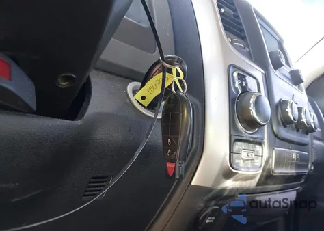 2016 Ram 1500 Big Horn z USA, uszkodzony, nr VIN 1C6RR7GT6GS156295